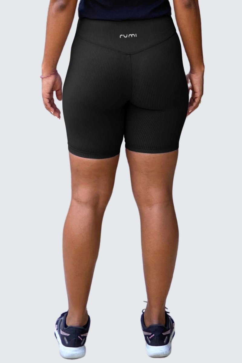 Rumi Earth - W SunRib Fit Shorts 8" - Black - R124109BKP - Bottoms